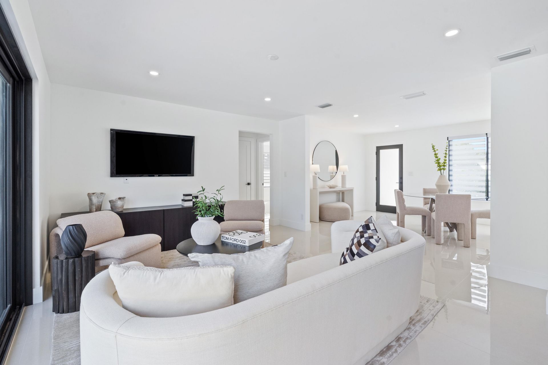 333 Alhambra Place, West Palm Beach, FL 33405 Photo