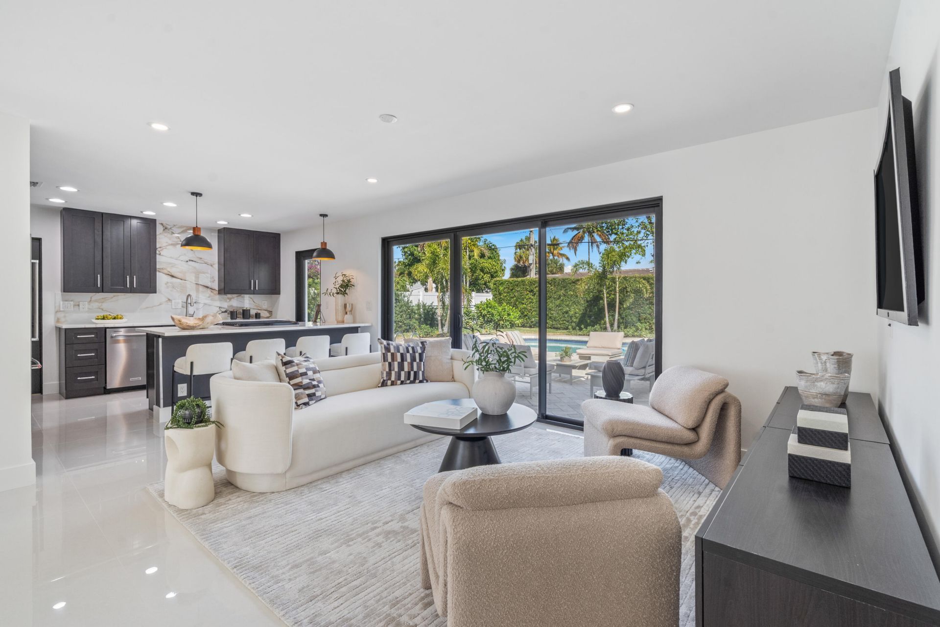 333 Alhambra Place, West Palm Beach, FL 33405 Photo