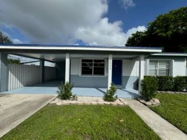 221 SW 68th Ave, Pembroke Pines, FL 33023