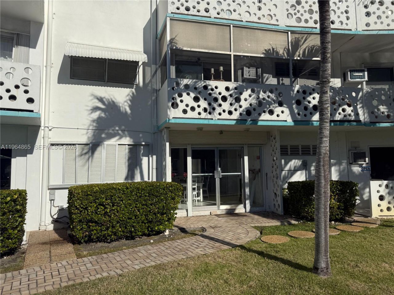 2500 Diana Dr, Unit 107, Hallandale Beach, FL 33009 Photo