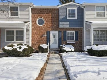 24624 Olde Orchard Street, Novi, MI 48375