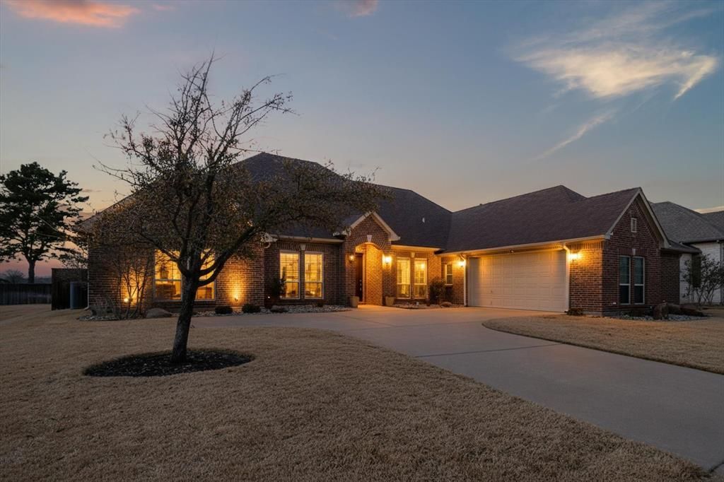 1902 Melbourne Drive, Pantego, TX 76013 Main Photo