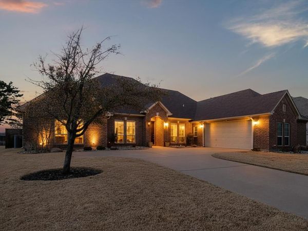 1902 Melbourne Drive, Pantego, TX 76013