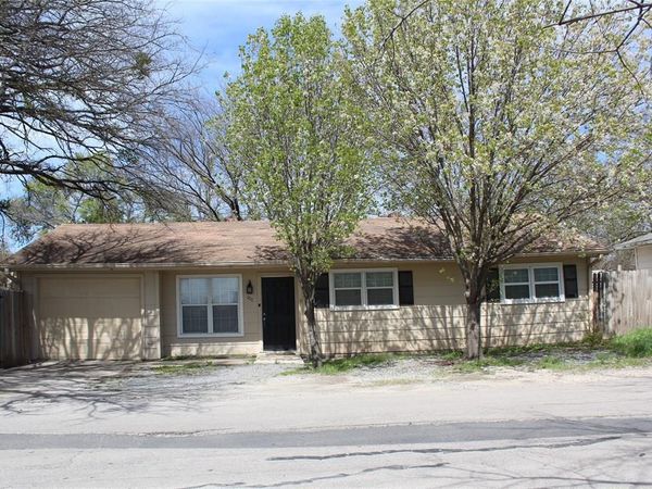 100 E Brown Street, Princeton, TX 75407