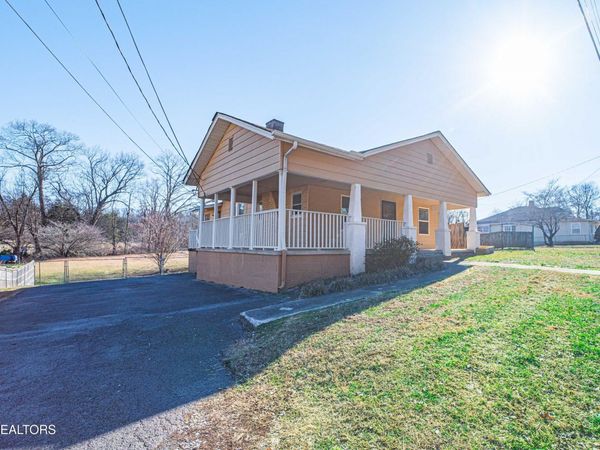 2222 Woodrow Drive, Knoxville, TN 37918