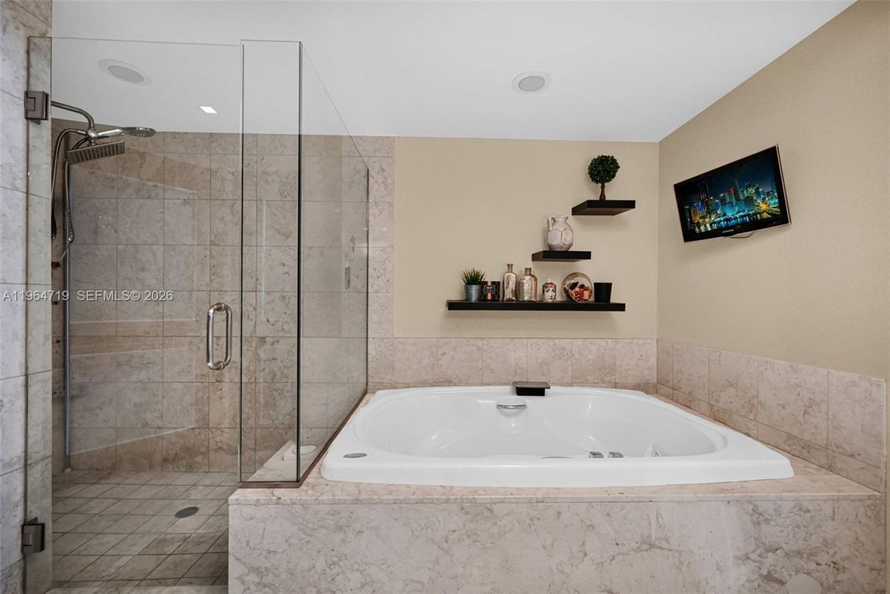 1331 Brickell Bay Dr, Unit 3607, Miami, FL 33131 Photo