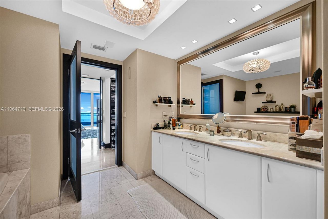 1331 Brickell Bay Dr, Unit 3607, Miami, FL 33131 Photo