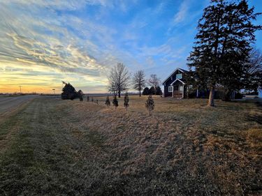 402 Road 7 Road, Henderson, NE 68371