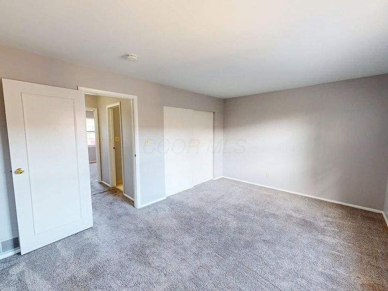 4723 Tarryton Court S, Unit 14E, Columbus, OH 43228 Photo 18