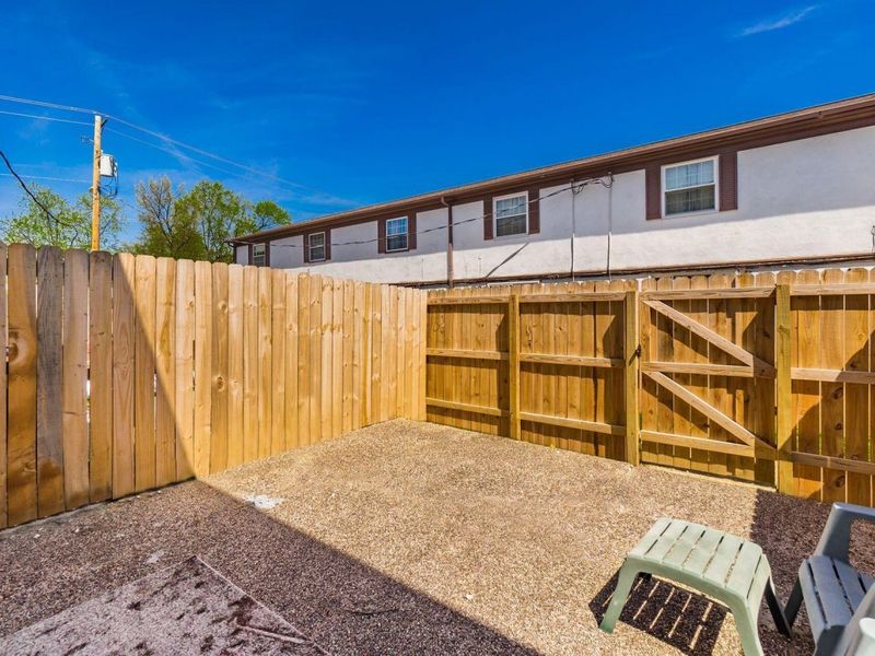 4723 Tarryton Court S, Unit 14E, Columbus, OH 43228 Photo 21