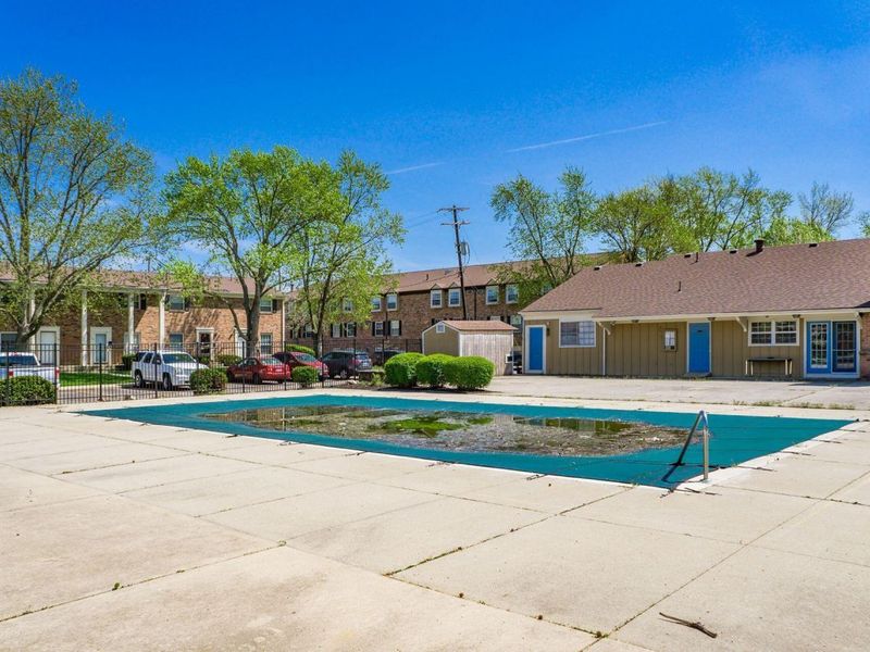 4723 Tarryton Court S, Unit 14E, Columbus, OH 43228 Photo 25