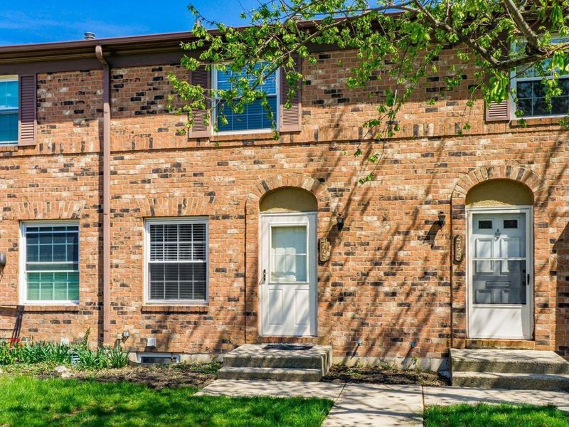 4723 Tarryton Court S, Unit 14E, Columbus, OH 43228 Photo 3