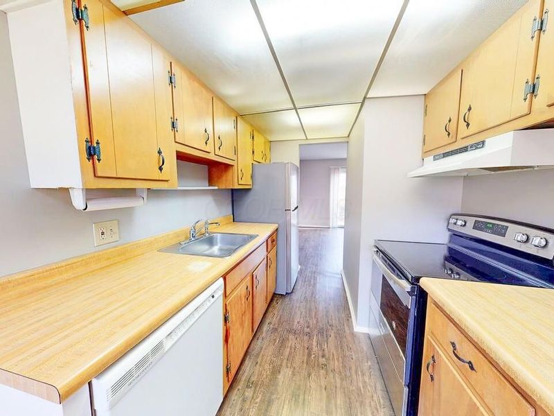 4723 Tarryton Court S, Unit 14E, Columbus, OH 43228 Photo 7