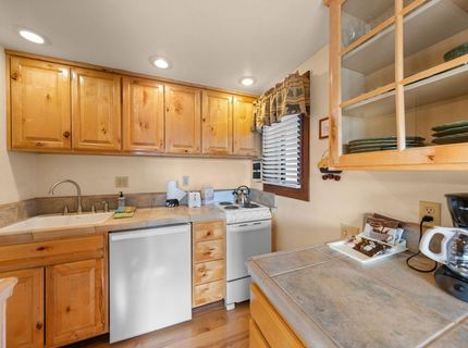 270 North Lake Boulevard, Tahoe City, CA 96145 Photo