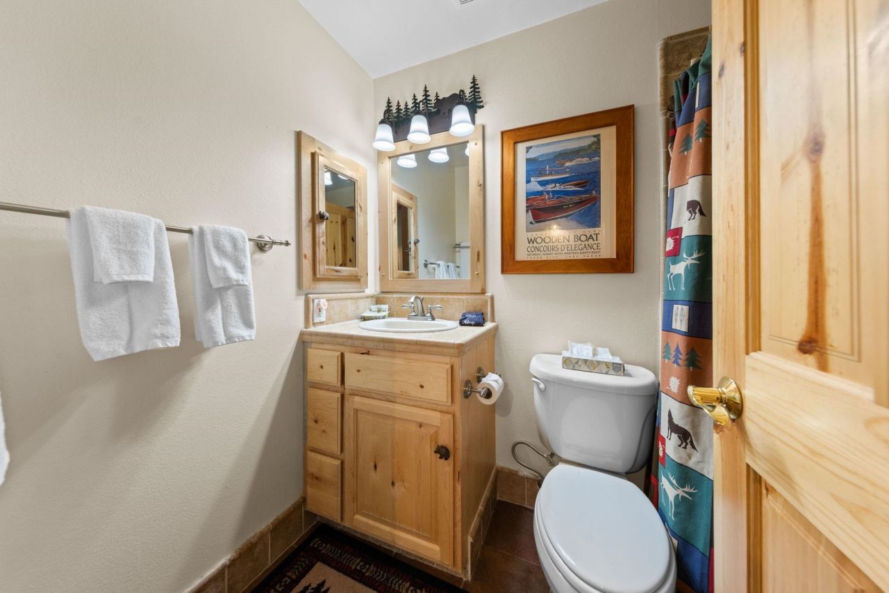 270 North Lake Boulevard, Tahoe City, CA 96145 Photo