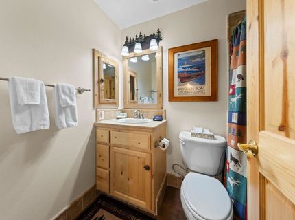 270 North Lake Boulevard, Tahoe City, CA 96145 Photo