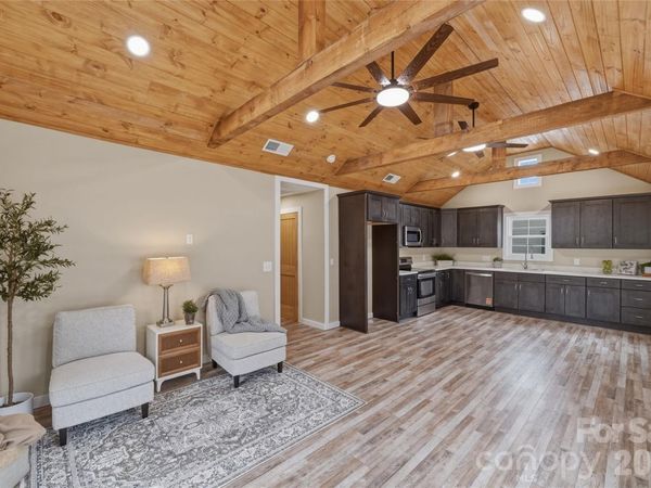 522 W Mclelland Avenue, Mooresville, NC 28115