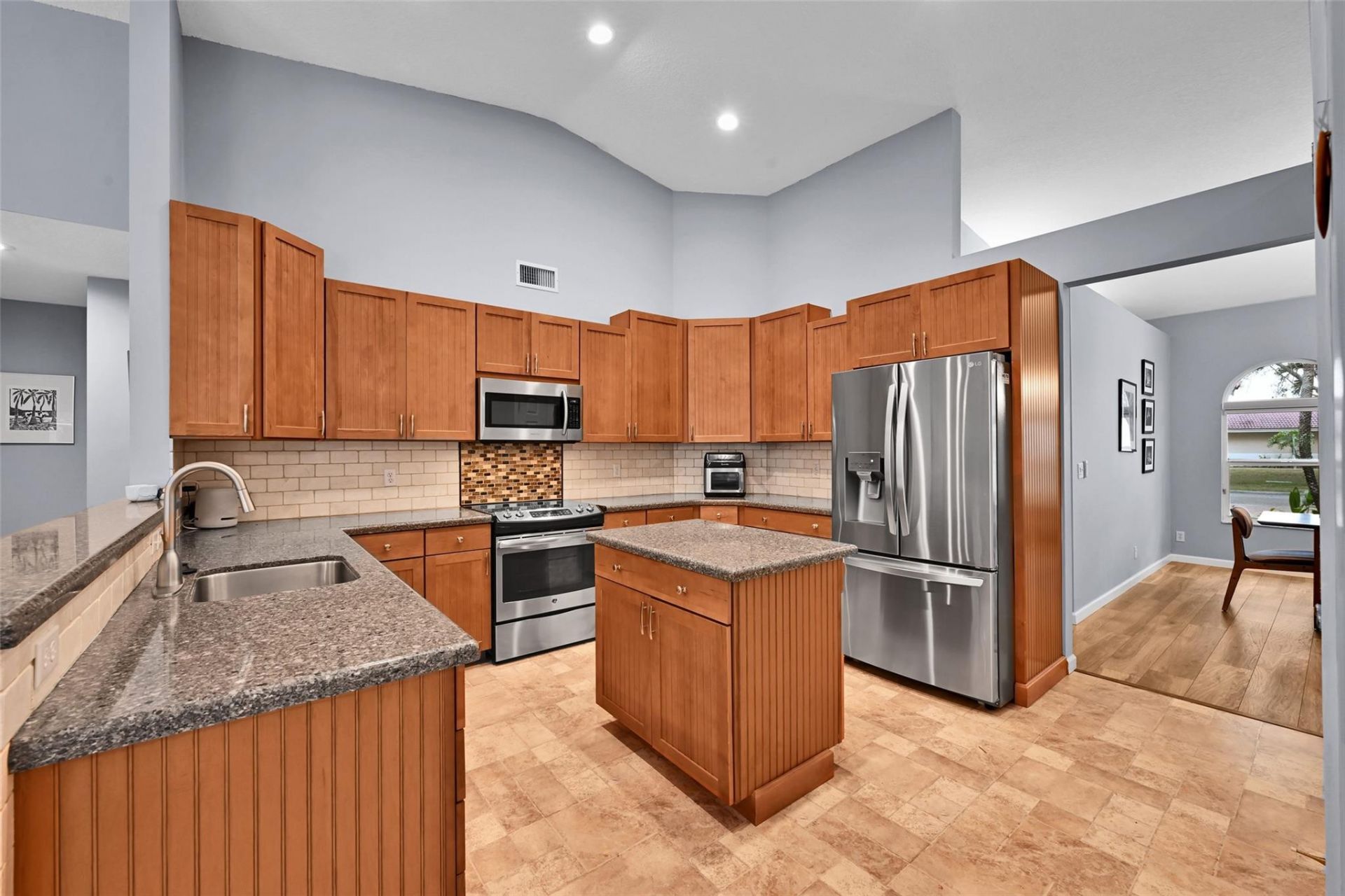 4911 NW 103rd Avenue, Coral Springs, FL 33076 Photo