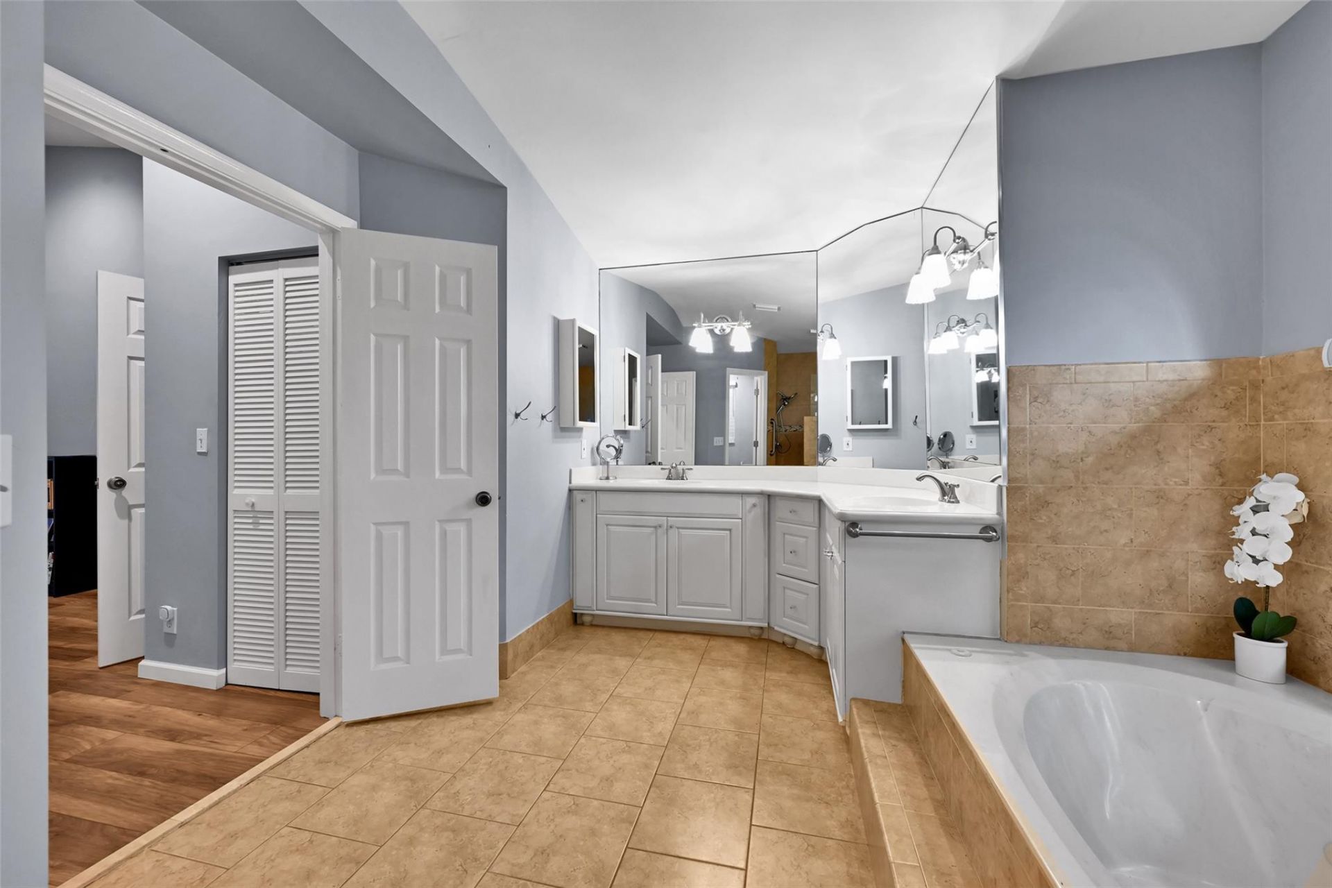 4911 NW 103rd Avenue, Coral Springs, FL 33076 Photo