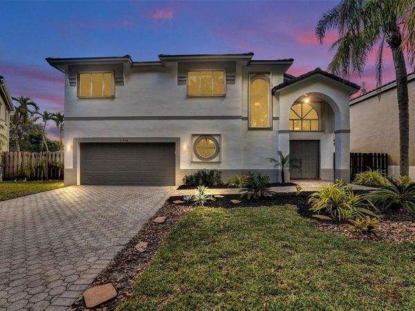 11208 Rhapsody Rd, Hollywood, FL 33026