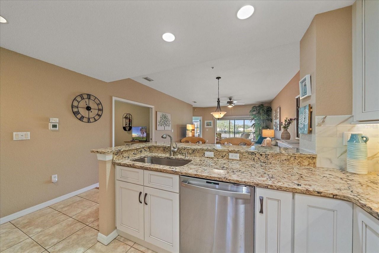 6334 Grand Oak Circle, Unit 203, Bradenton, FL 34203 Photo