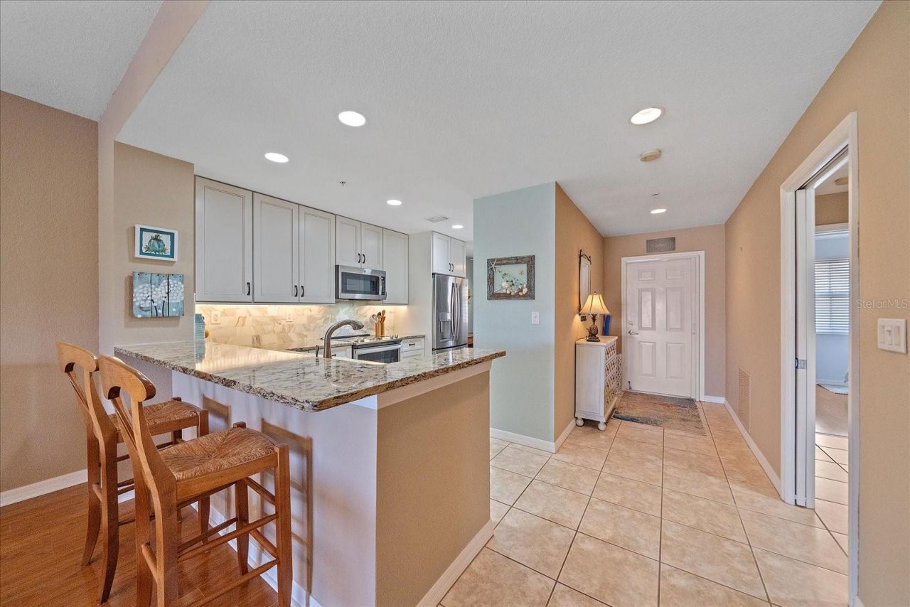 6334 Grand Oak Circle, Unit 203, Bradenton, FL 34203 Photo