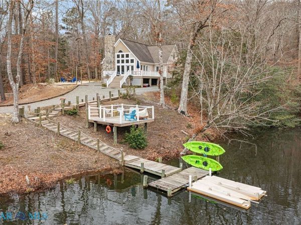 4775 Stormont Road , Hartfield, VA 23149