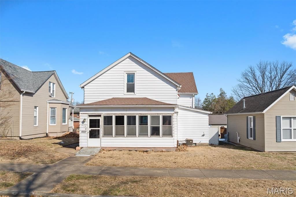 219 Portland Avenue, Belleville, IL 62220 Main Photo