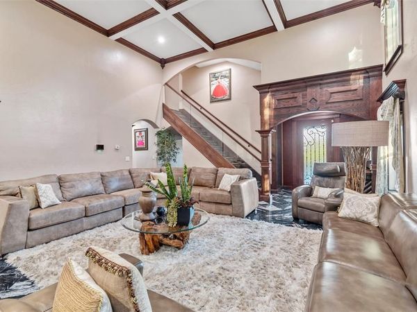 1006 Manning Street, Grand Prairie, TX 75051