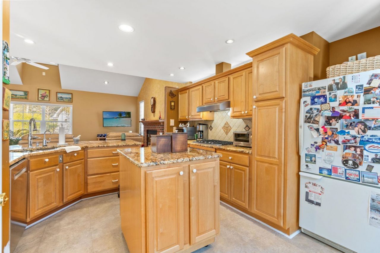 2212 Franklin Circle Photo 10