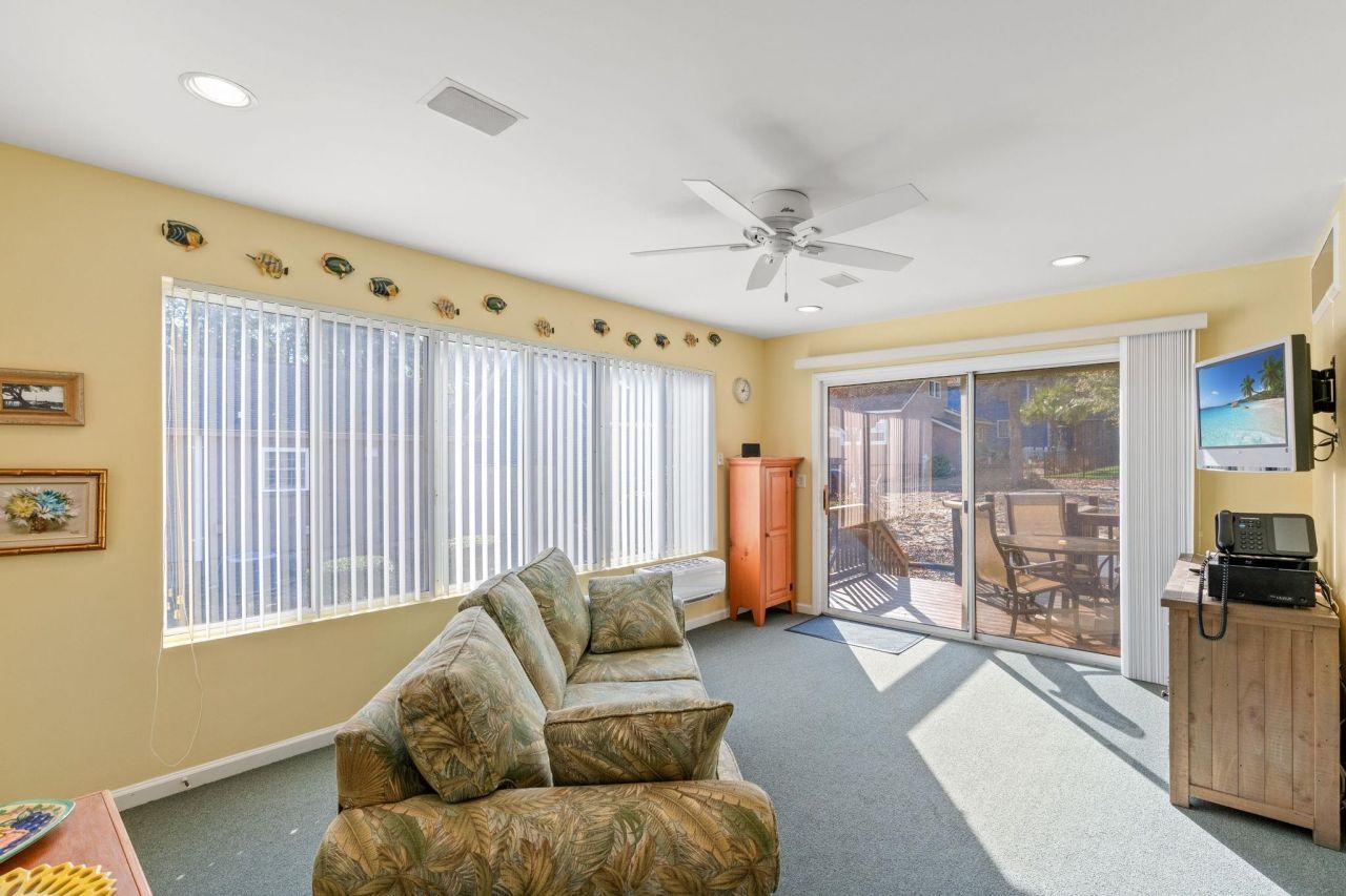 2212 Franklin Circle Photo 11