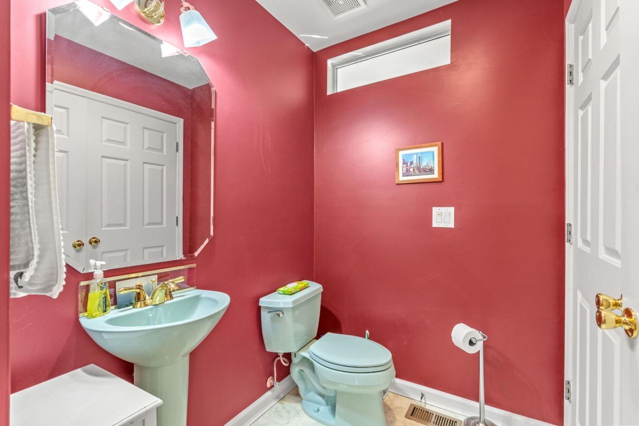 2212 Franklin Circle Photo 21