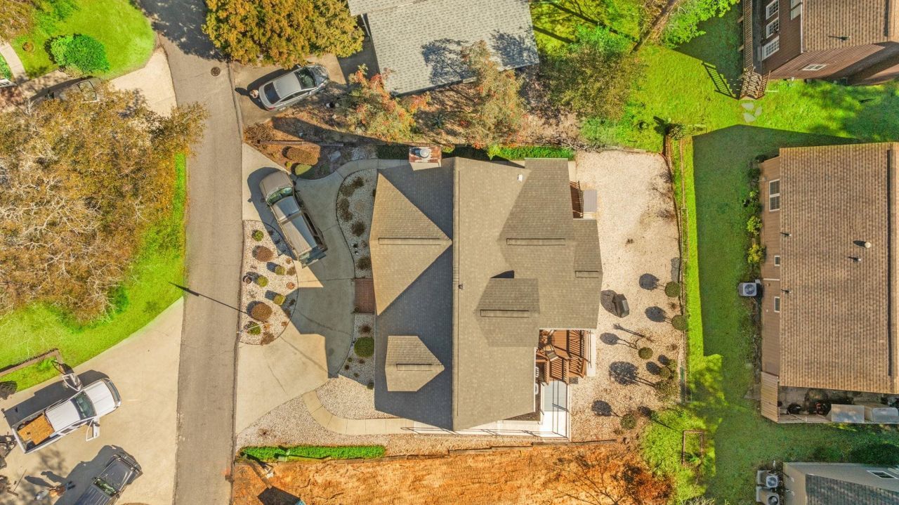 2212 Franklin Circle Photo 3