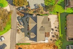 2212 Franklin Circle photo 4