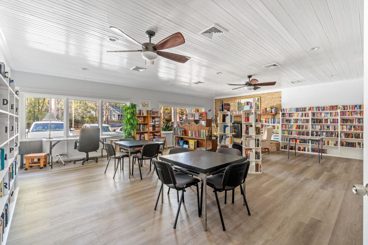 2212 Franklin Circle Photo 34