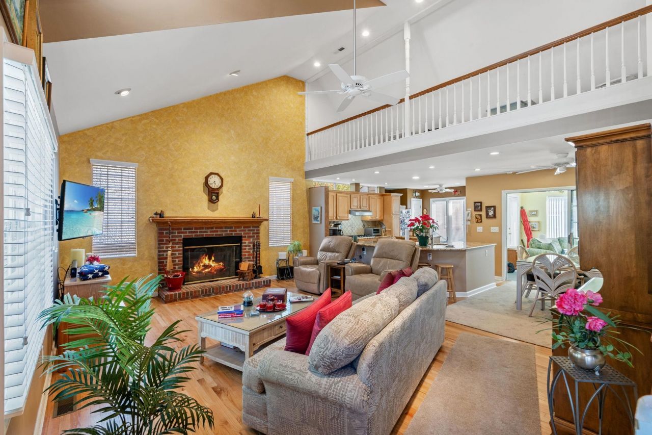 2212 Franklin Circle Photo 4