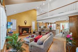 2212 Franklin Circle photo 4