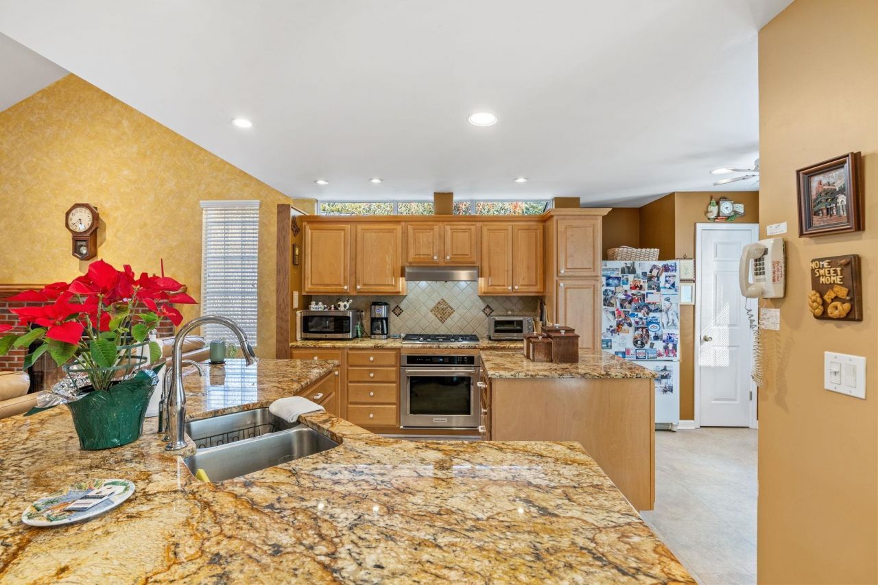 2212 Franklin Circle Photo 8