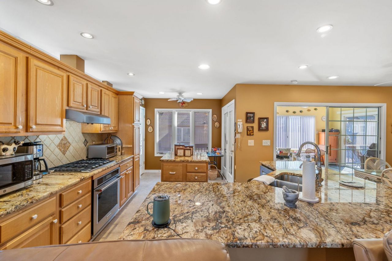 2212 Franklin Circle Photo 9