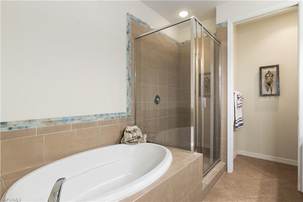 8993 Cambria Cir, Unit 1907, Naples, FL 34113 Photo