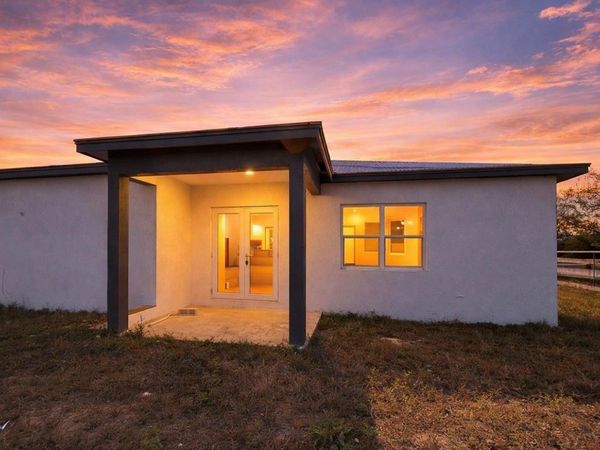 5520 SW 25th Ct, West Park, FL 33023