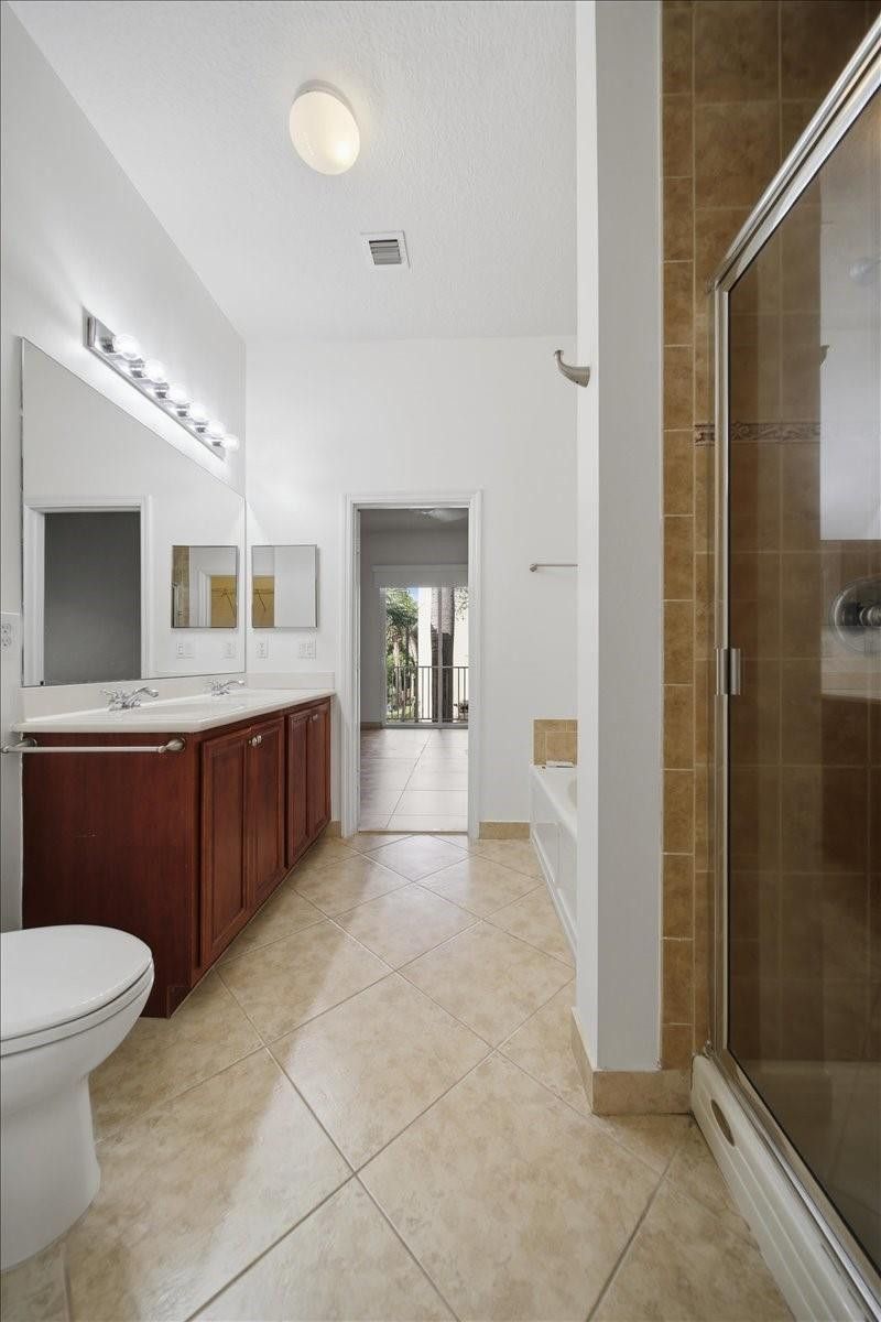 4851 Bonsai Cir, Unit 215, Palm Beach Gardens, FL 33418 Photo