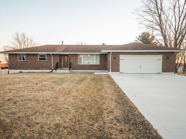 593 Penrose Road, Dixon, IL 61021