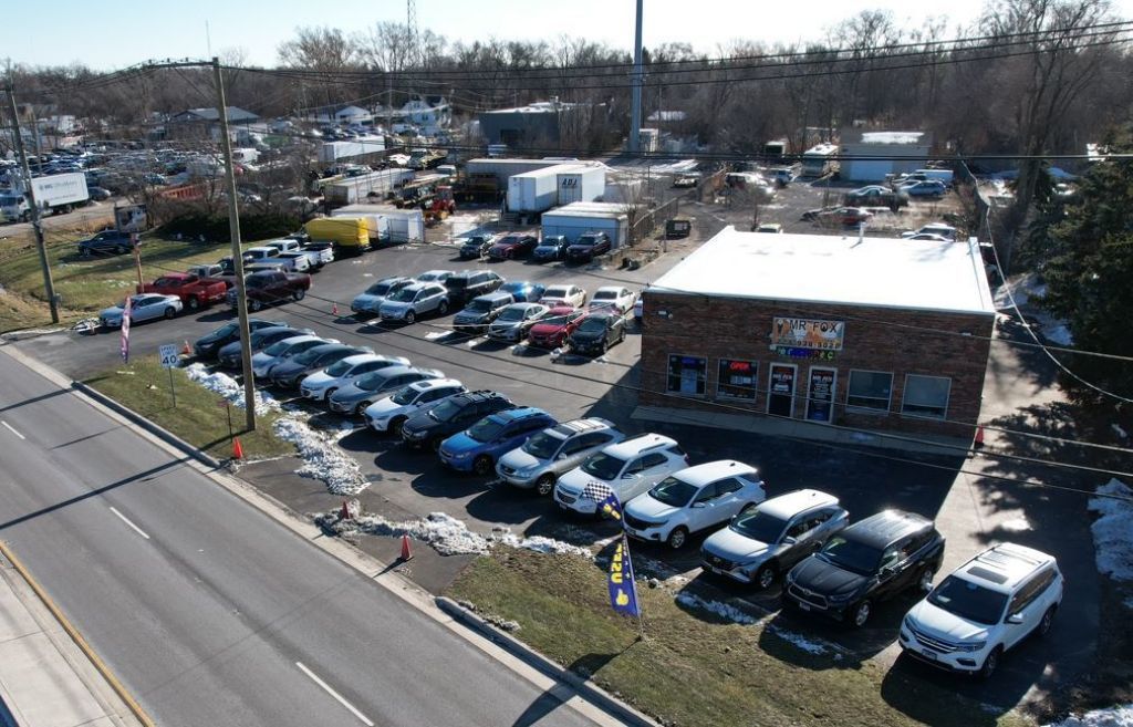 25W331 Lake Street, Roselle, IL 60172