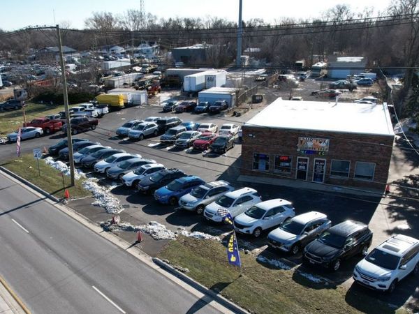 25W331 Lake Street, Roselle, IL 60172