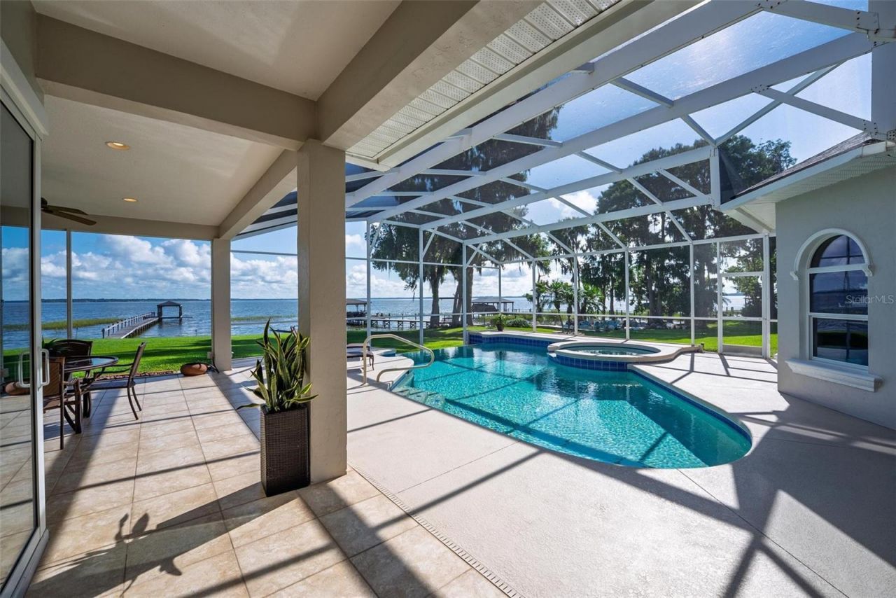 7303 Birds Nest Court, Yalaha, FL 34797 Photo