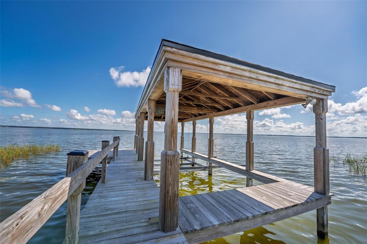 7303 Birds Nest Court, Yalaha, FL 34797 Photo