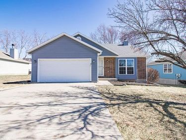 1206 Foxridge Drive, Warrensburg, MO 64093