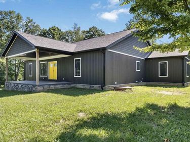 226 W Wilson Road, Russell Springs, KY 42642