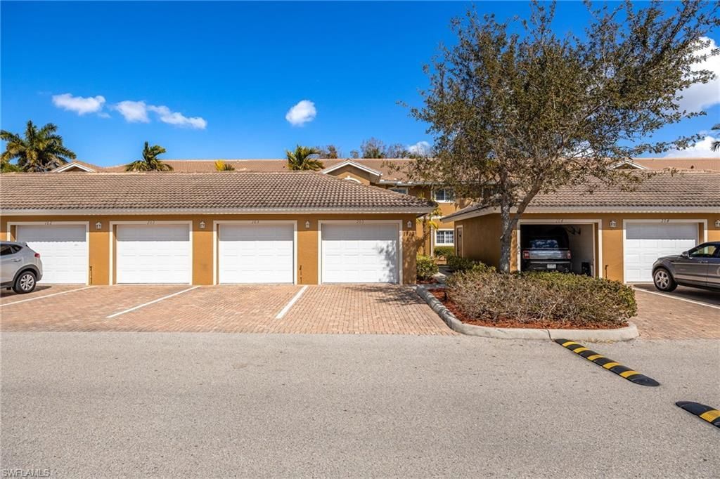 1113 Winding Pines Cir, Unit 203, Cape Coral, FL 33909 Photo
